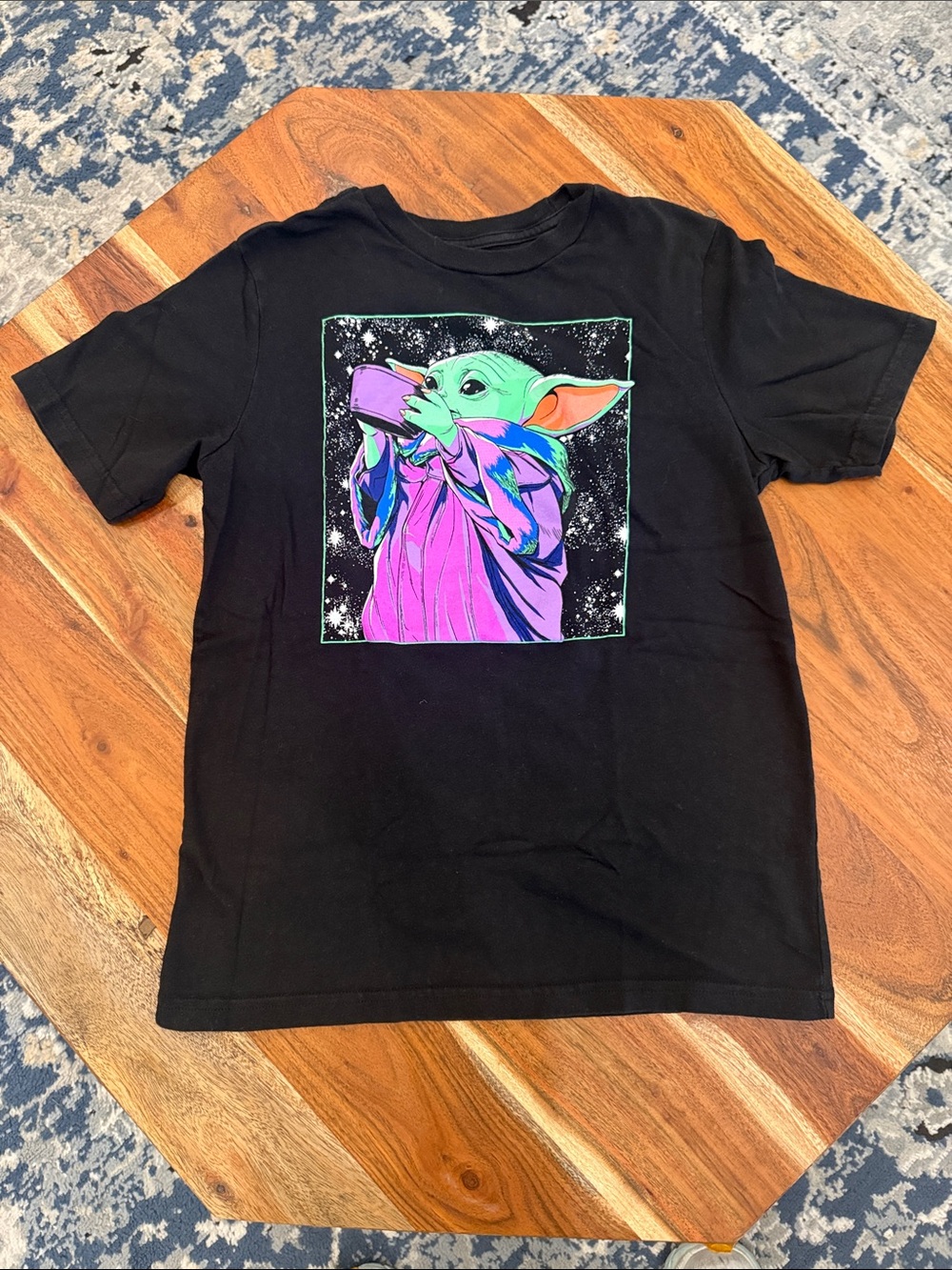 Star Wars Black Kids 10/12 Tee with Neon Grogu Graphic
